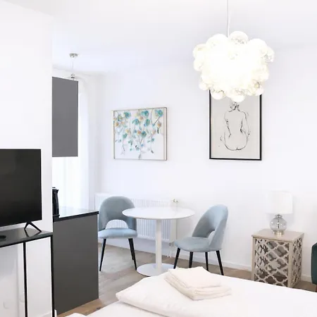 Triangle * Klosterneuburg