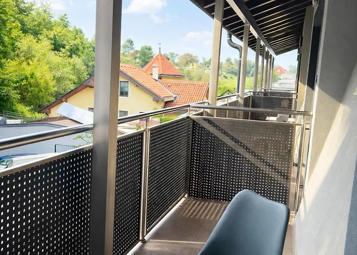 Triangle * Klosterneuburg