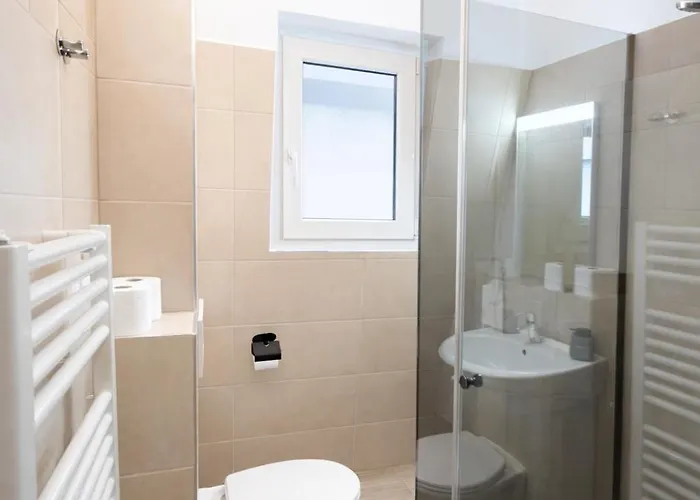 Triangle Ξενοδοχείο *