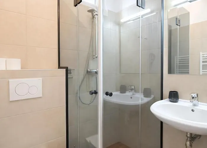 Triangle Ξενοδοχείο *